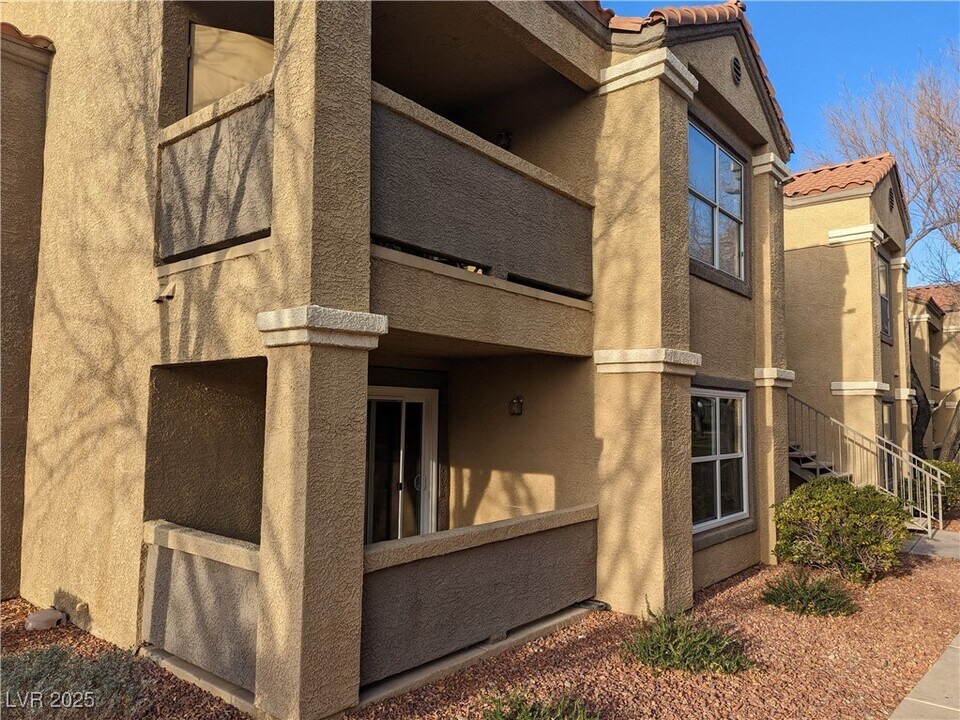 2300 E Silverado Ranch Blvd in Las Vegas, NV - Building Photo