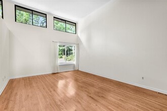 25 The Hamlet in Pelham Manor, NY - Building Photo - Building Photo