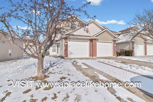 property at 807 SW Imperial Ln