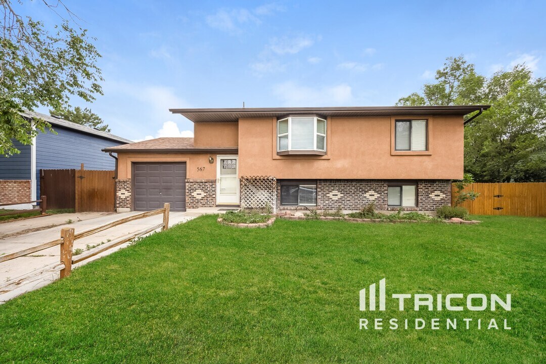 567 Camino Del Rey in Fountain, CO - Building Photo
