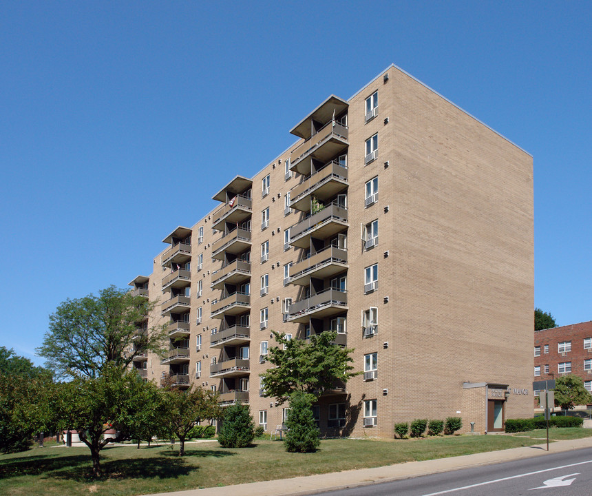 Walnut Manor in Allentown, PA - Foto de edificio