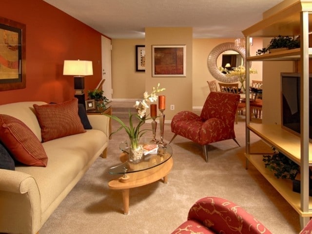 Glen Oaks Apartments in Greenbelt, MD - Building Photo