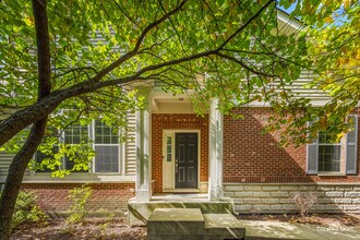 2704 Blakely Ln in Naperville, IL - Building Photo - Building Photo