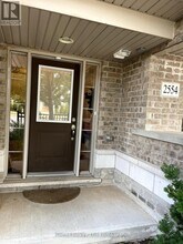 2554 Grand Oak Trail in Oakville, ON - Building Photo - Building Photo