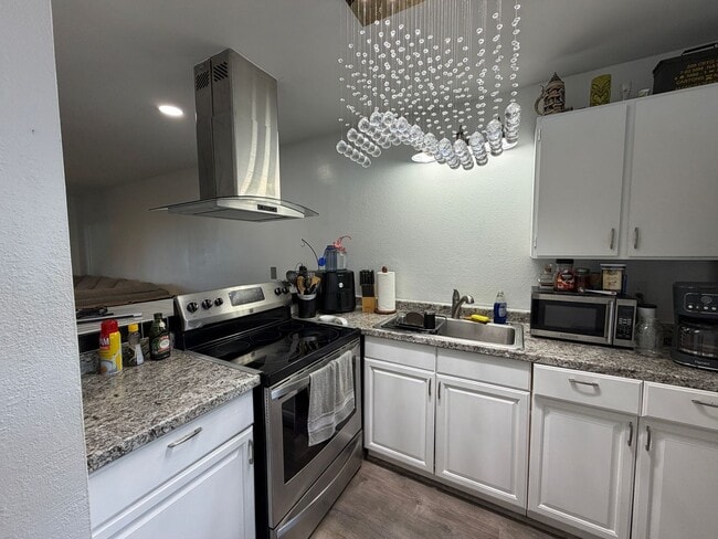 property at 94-615-615 Kahakea St