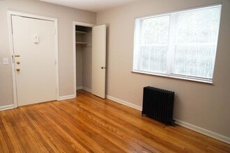 3025 Clifton Ave in Cincinnati, OH - Foto de edificio - Building Photo