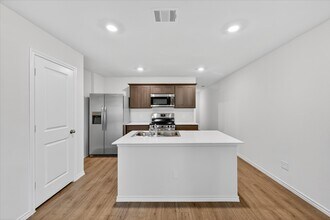 1113 Northfield Dr in Caddo Mills, TX - Foto de edificio - Building Photo