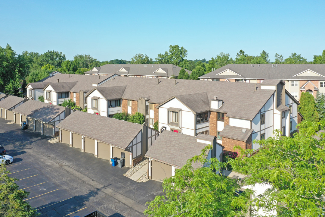 5713 Tibaron Ln in Toledo, OH - Building Photo