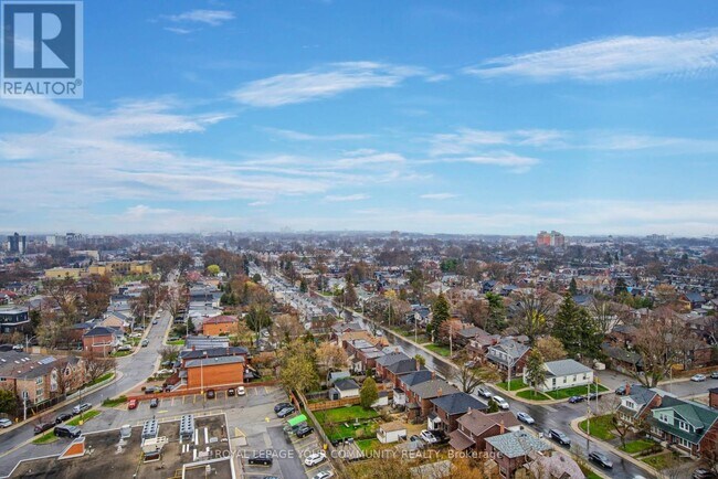 1048 Broadview Ave in Toronto, ON - Building Photo - Building Photo