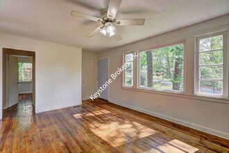 4571 Shadow Lawn Dr in Macon, GA - Foto de edificio - Building Photo