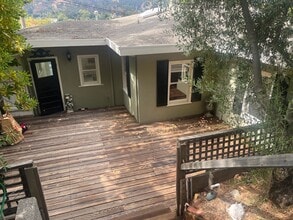 1145 Grandview Dr in Martinez, CA - Foto de edificio - Building Photo