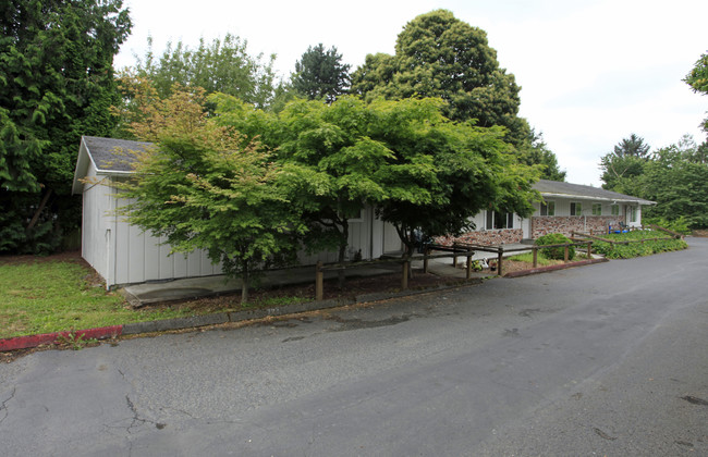 709-723 SE 212th Ave