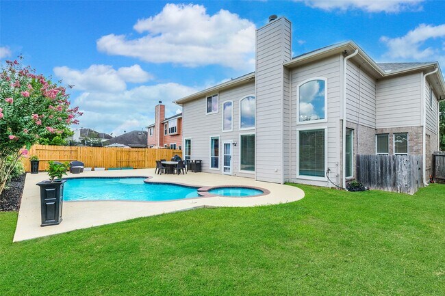 10314 Five Oaks Crossing in Missouri City, TX - Foto de edificio - Building Photo
