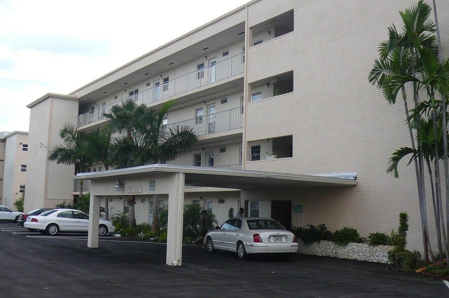 2400 NE 1st Ln, Unit 2060 in Boynton Beach, FL - Foto de edificio