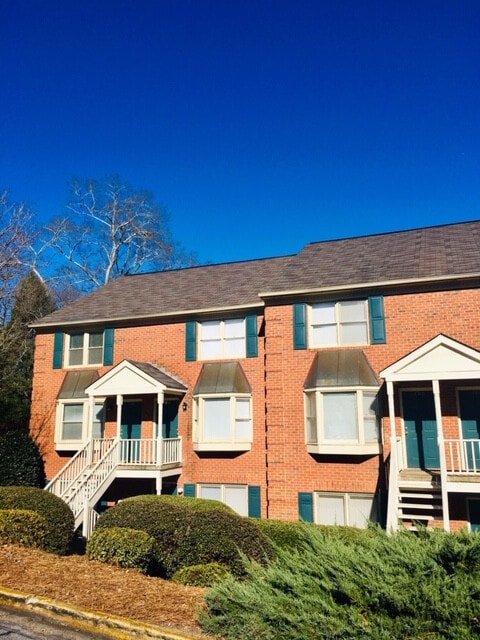 property at 1515 S Lumpkin St
