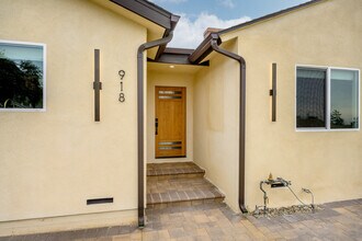 918 University Ave in Burbank, CA - Building Photo - Building Photo