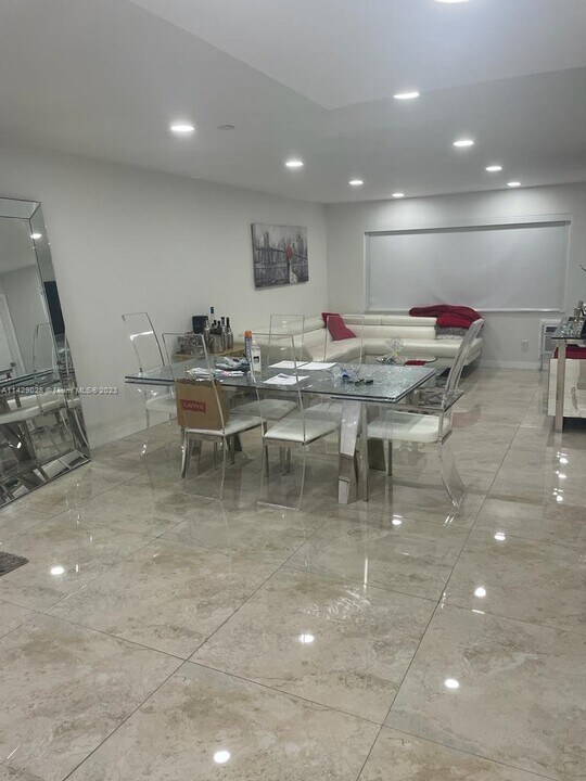 1400 NE 191st St-Unit -324 in Miami, FL - Building Photo