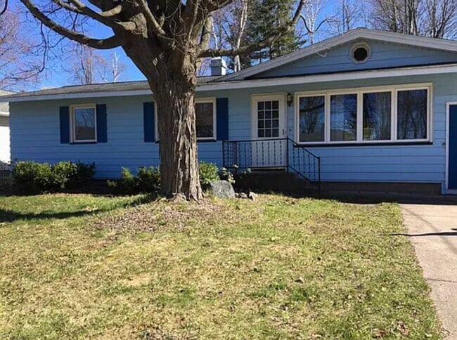 property at 1708 Kildahl Ave