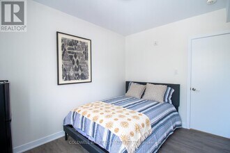 994 Bronson Ave in Ottawa, ON - Building Photo - Building Photo