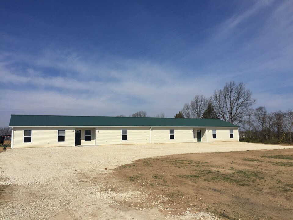 2003 Sunset Cir in Hermann, MO - Building Photo