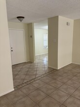 215 S Dakota St in Laredo, TX - Building Photo - Building Photo