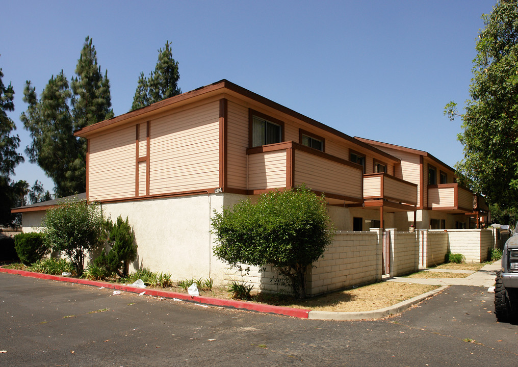 1454 E 5th St in Ontario, CA - Building Photo