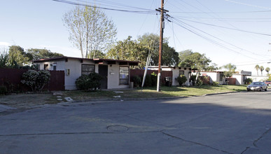 Old Town Apartments in San Diego, CA - Building Photo - Building Photo