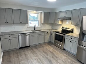 1444 Stafford Rd, Unit A in Storrs Mansfield, CT - Building Photo - Building Photo