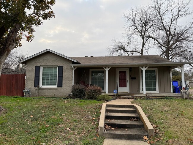 property at 3824 Fort Ave