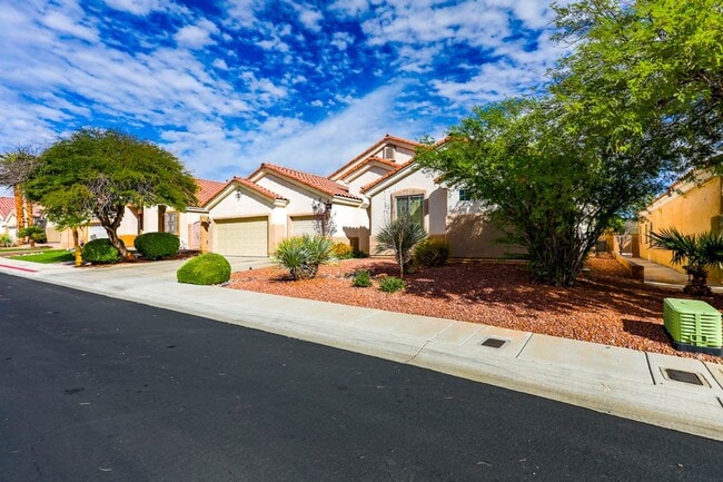 8714 Wildcat Canyon Ave in Las Vegas, NV - Building Photo - Building Photo