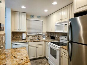 1161 Hillsboro Mile in Hillsboro Beach, FL - Building Photo - Building Photo