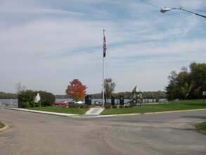 Grandview Apartments in Long Lake, MN - Building Photo - Building Photo