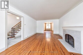 425 Broadway Ave in Toronto, ON - Building Photo - Building Photo