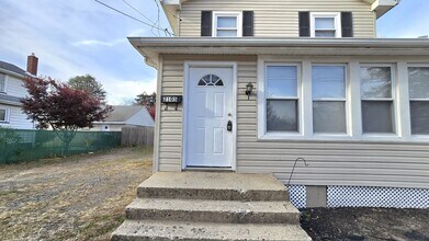 2105 Hunter St in Cinnaminson, NJ - Building Photo - Building Photo