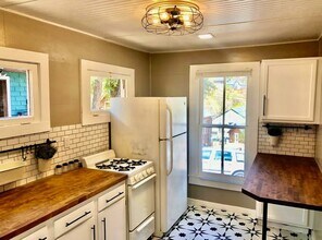 953 Osage Ave in Manitou Springs, CO - Building Photo - Building Photo