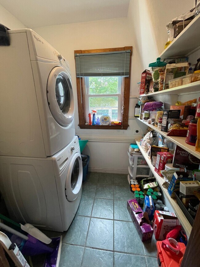 19 Mapleton St, Unit 19 in Boston, MA - Building Photo - Building Photo