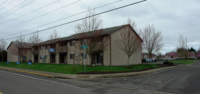 Premier Apartments in Albany, OR - Building Photo - Building Photo