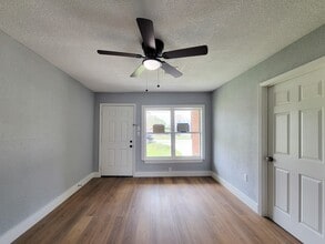 4538 Clover St in Houston, TX - Building Photo - Building Photo