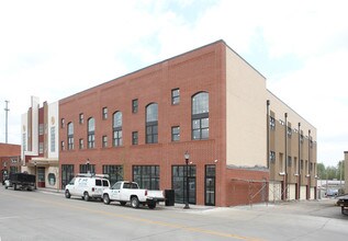 Vogue in Lee's Summit, MO - Building Photo - Building Photo