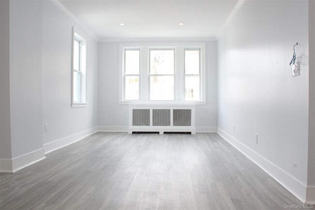 451 Warburton Ave in Hastings On Hudson, NY - Building Photo - Building Photo
