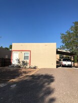 201 E Lockhart Ave in Alpine, TX - Building Photo
