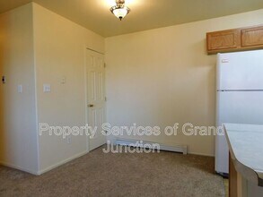 393 Sunnyside Cir in Grand Junction, CO - Foto de edificio - Building Photo