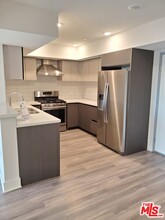 5030 Rosewood Ave in Los Angeles, CA - Building Photo - Building Photo
