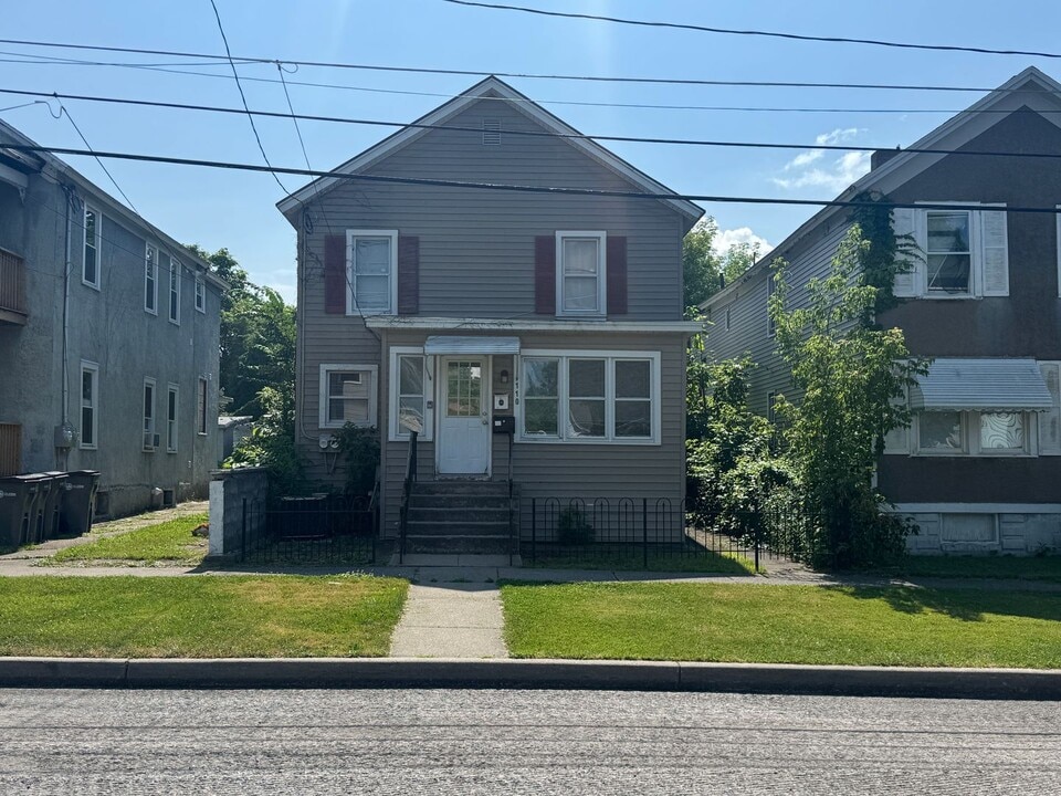 110 3rd St in Rome, NY - Building Photo