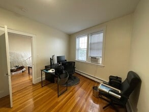 206 Massachusetts Ave in Arlington, MA - Foto de edificio - Building Photo