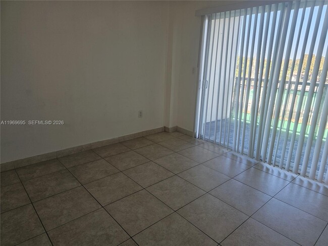 2647 NW 25th Ave in Miami, FL - Building Photo - Building Photo