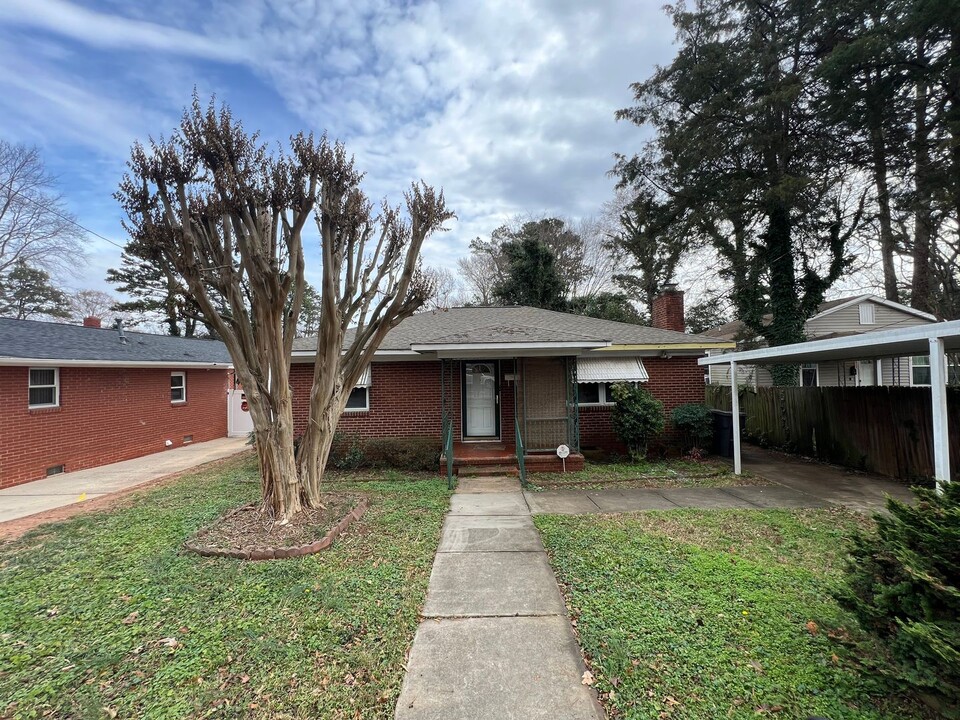 1916 Haines St in Charlotte, NC - Building Photo