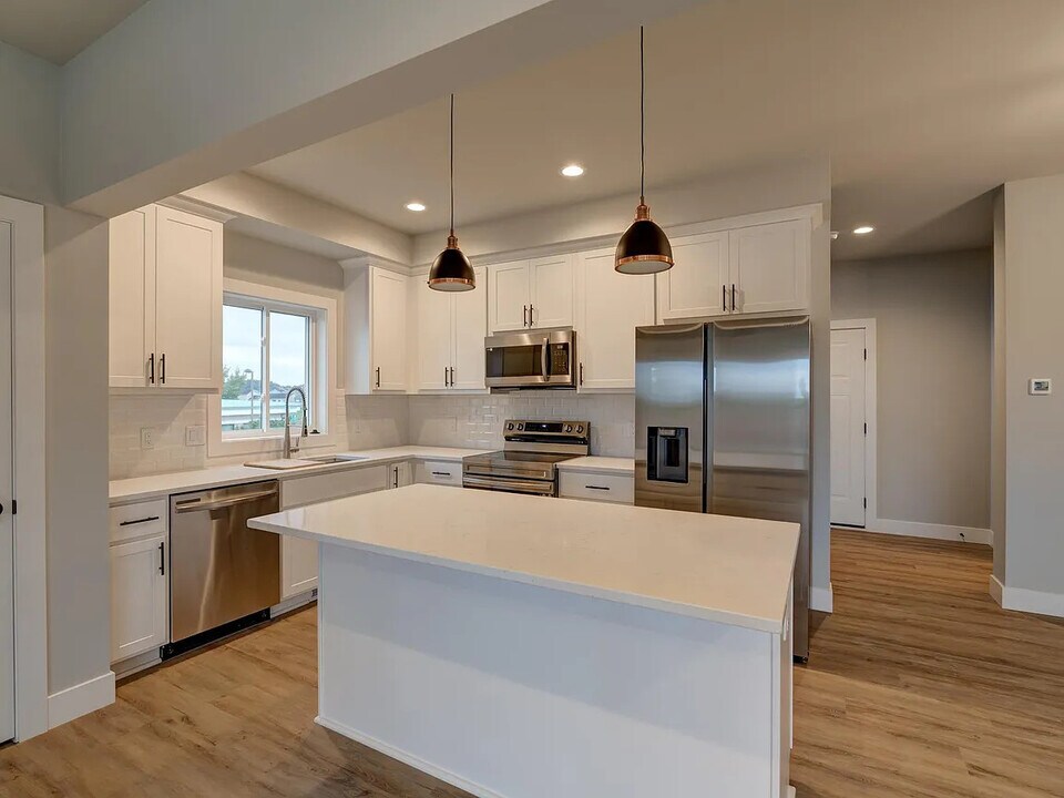 115 Prairie Heights Dr in Verona, WI - Building Photo