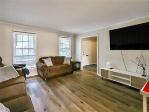 6520 Roswell Rd in Sandy Springs, GA - Building Photo - Building Photo