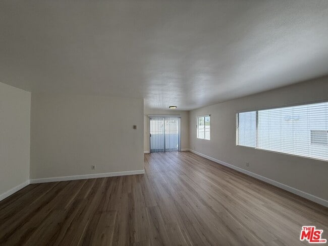 314 S Clark Dr in Los Angeles, CA - Building Photo - Building Photo